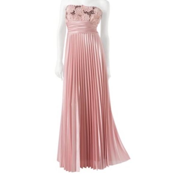 Never worn David’s Bridal Bridesmaid Blush Strapless Dress - Picture 1 of 10